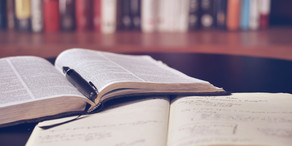 Offene Bücher.